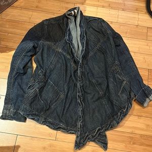 This is a really unique and rare denim jacket.. Dark, thick denim Sz M